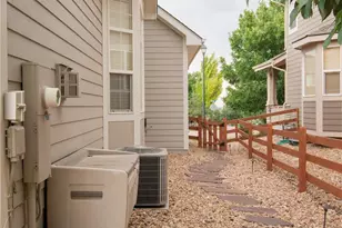 10496 Stable Ln, Littleton, CO 80125 - Photo 4