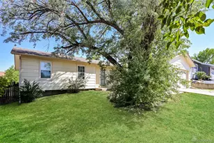 18064 E Ford Pl, Aurora, CO 80017 - Photo 2