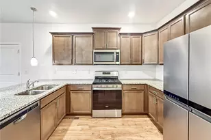 21885 E 9th Pl, Aurora, CO 80018 - Photo 10