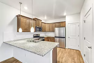 21885 E 9th Pl, Aurora, CO 80018 - Photo 6