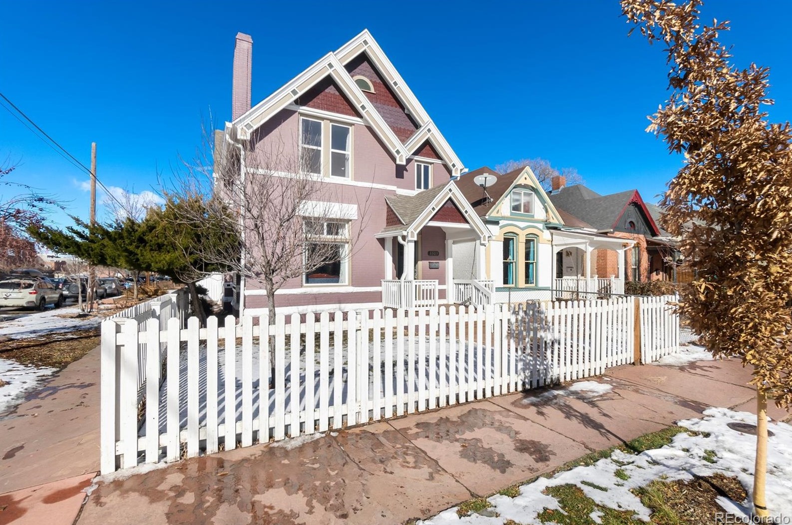 3303 Curtis St, Denver, CO 80205-2756