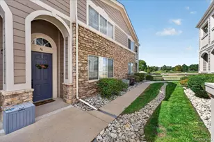 4221 S Blackhawk Cir, Aurora, CO 80014 - Photo 2