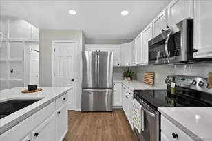 4221 S Blackhawk Cir, Aurora, CO 80014 - Photo 12