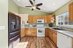 3076 S Yampa Way, Aurora, CO 80013 - Photo 6