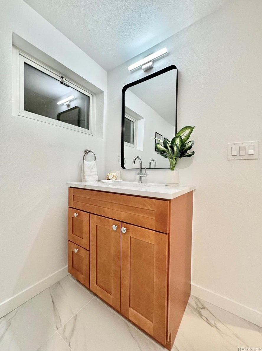 5591 Lehigh Ave, Denver CO  80237-1056 exterior