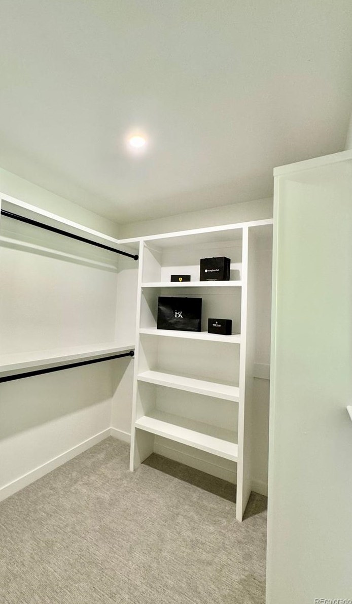 5591 Lehigh Ave, Denver CO  80237-1056 exterior