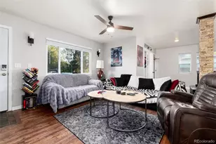 811 S Macon Way, Aurora, CO 80012 - Photo 4