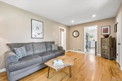 915 Newark Street, Aurora, CO 80010 - Photo 6