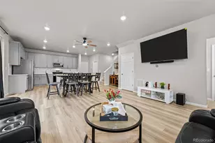 737 N Tempe St, Aurora, CO 80018 - Photo 4