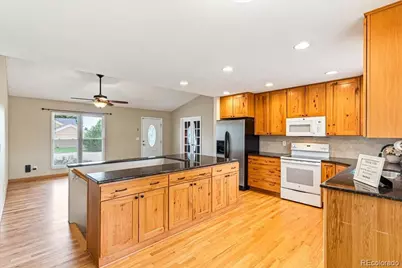 21698 E Powers Circle, Aurora, CO 80015 - Photo 6