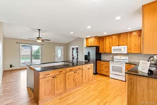 21698 E Powers Circle, Aurora, CO 80015 - Photo 6