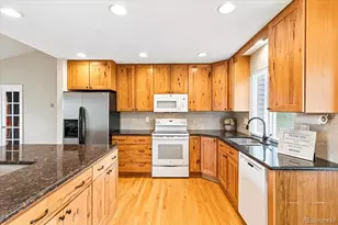 21698 E Powers Circle, Aurora, CO 80015 - Photo 8