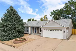 21698 E Powers Circle, Aurora, CO 80015 - Photo 2