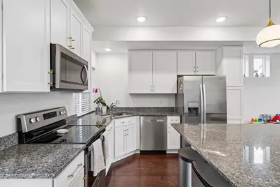221 S Oak Hill Street, Aurora, CO 80018 - Photo 8