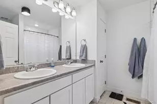 221 S Oak Hill St, Aurora, CO 80018 - Photo 12