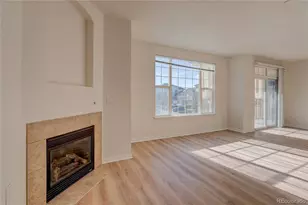 5756 N Genoa Way, Aurora, CO 80019 - Photo 6