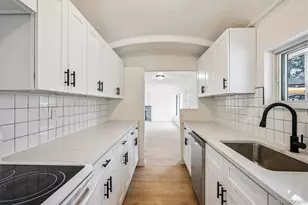 2110 Eagle Cir, Aurora, CO 80011 - Photo 8