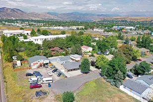 609 Lupine St, Golden, CO 80401 - Photo 2