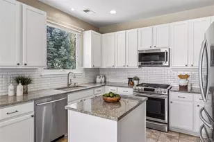 1206 S Flat Rock Circle, Aurora, CO 80018 - Photo 2