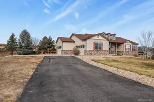 4555 Pleasant Valley Cir, Elizabeth, CO 80107 - Photo 2