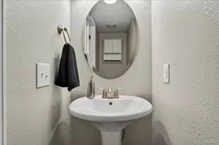 1610 S Ivory Cir, Aurora, CO 80017 - Photo 18