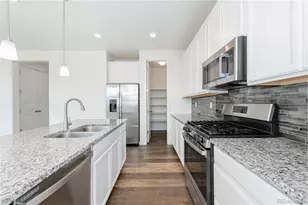 10962 Vaughn St, Commerce City, CO 80022 - Photo 6