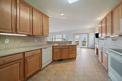 22885 E Canyon Place, Aurora, CO 80016 - Photo 14