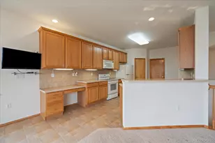 22885 E Canyon Pl, Aurora, CO 80016 - Photo 12