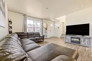 747 N Quatar St, Aurora, CO 80018 - Photo 4