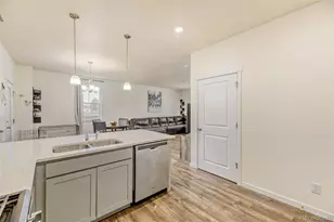 747 N Quatar St, Aurora, CO 80018 - Photo 8