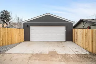 2835 Cherry St, Denver, CO 80207 - Photo 24