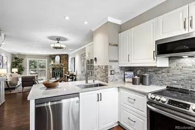 922 S Paris Court, Aurora, CO 80012 - Photo 6