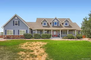 705 Antelope Dr W, Bennett, CO 80102 - Photo 2