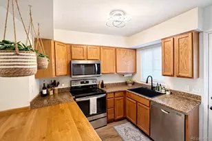 1662 S Blackhawk Way, Aurora, CO 80012 - Photo 8