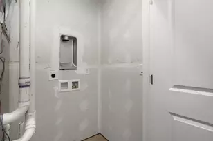 2060 S Holly St, Denver, CO 80222 - Photo 16