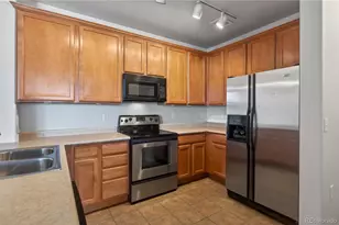 2662 S Cathay Way, Aurora, CO 80013 - Photo 4