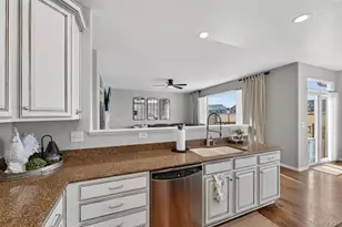 1667 S de Gaulle Way, Aurora, CO 80018 - Photo 10