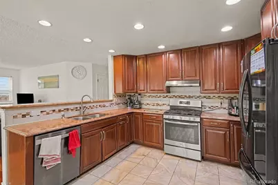 2424 S Salida Way, Aurora, CO 80013 - Photo 8