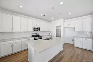 16657 W 92nd Pl, Arvada, CO 80007 - Photo 2