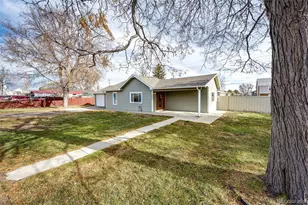 1548 Arapahoe St, Strasburg, CO 80136 - Photo 4