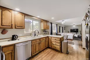 1435 S Macon St, Aurora, CO 80012 - Photo 8