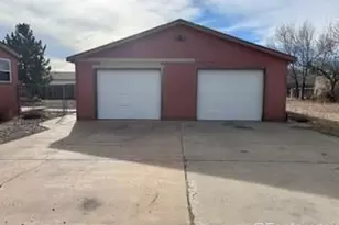 1033 S Saddlerock Dr, Pueblo, CO 81007 - Photo 2