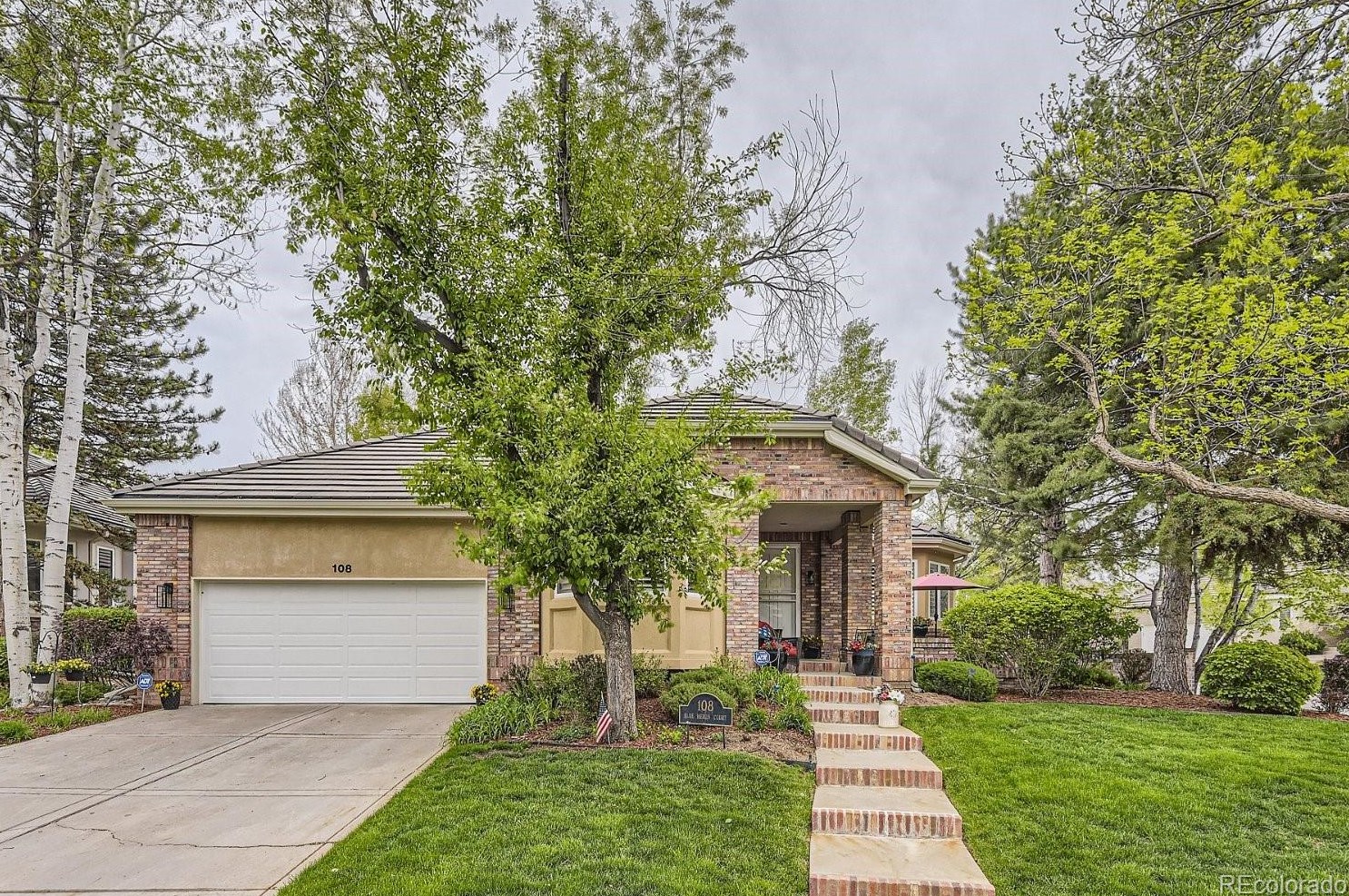 108 Blue Heron Ct, Littleton, CO 80121-2121