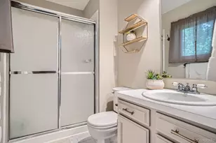 2514 S Elkhart St, Aurora, CO 80014 - Photo 14