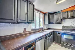 7789 Greenleaf Ln, Denver, CO 80221 - Photo 4