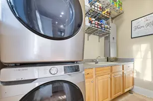 957 S Clarkson St, Denver, CO 80209 - Photo 26