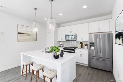 126 S Vandriver Way, Aurora, CO 80018 - Photo 2