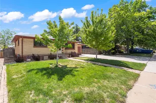 1466 S Chase St, Lakewood, CO 80232 - Photo 2