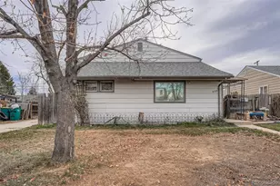 880 Kenton St, Aurora, CO 80010 - Photo 2