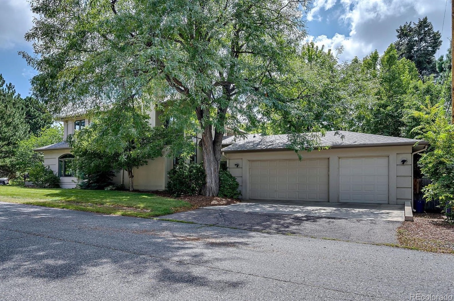 101 Clermont St, Denver CO  80246-1036 exterior